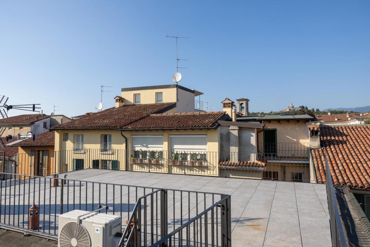Appartamento Terrazza Cavour Bréscia Exterior foto